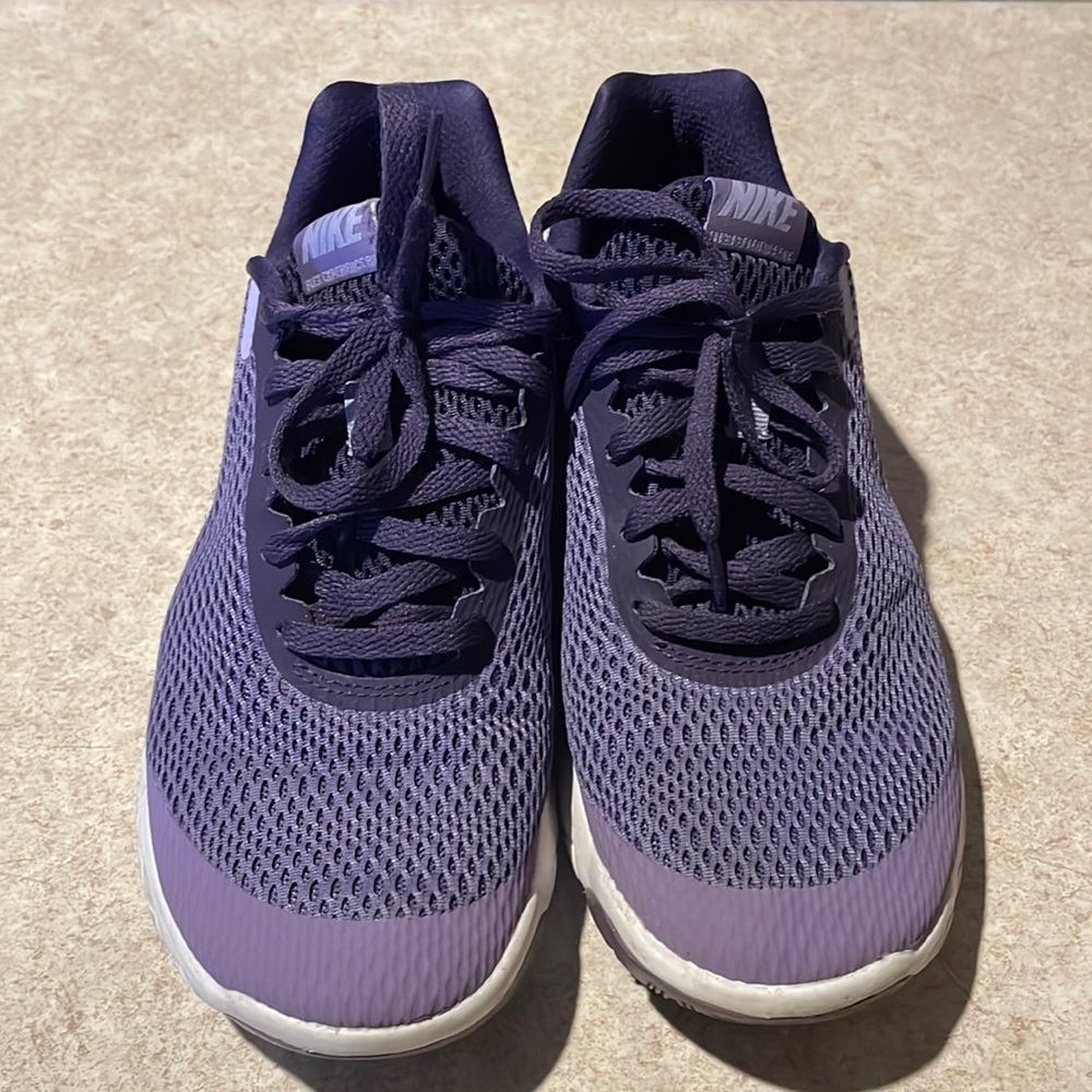 Womens Nike Flex Experience Size 8.5